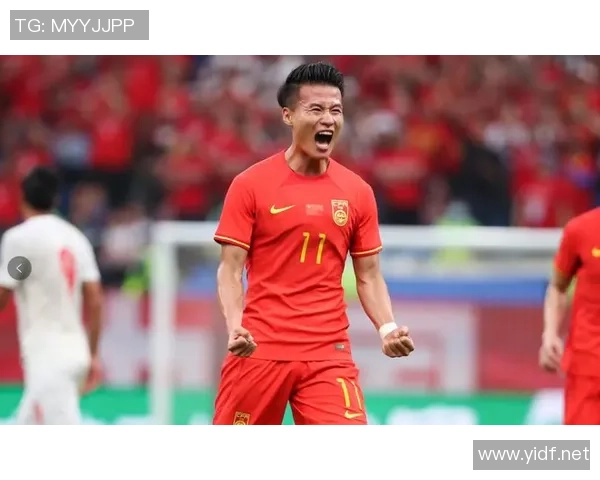 国足对阵卡塔尔黄健翔解说激情四溢引发球迷热议与期待