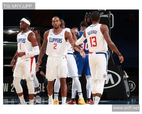 快船与独行侠激战G赛争夺季后赛关键胜利的精彩对决